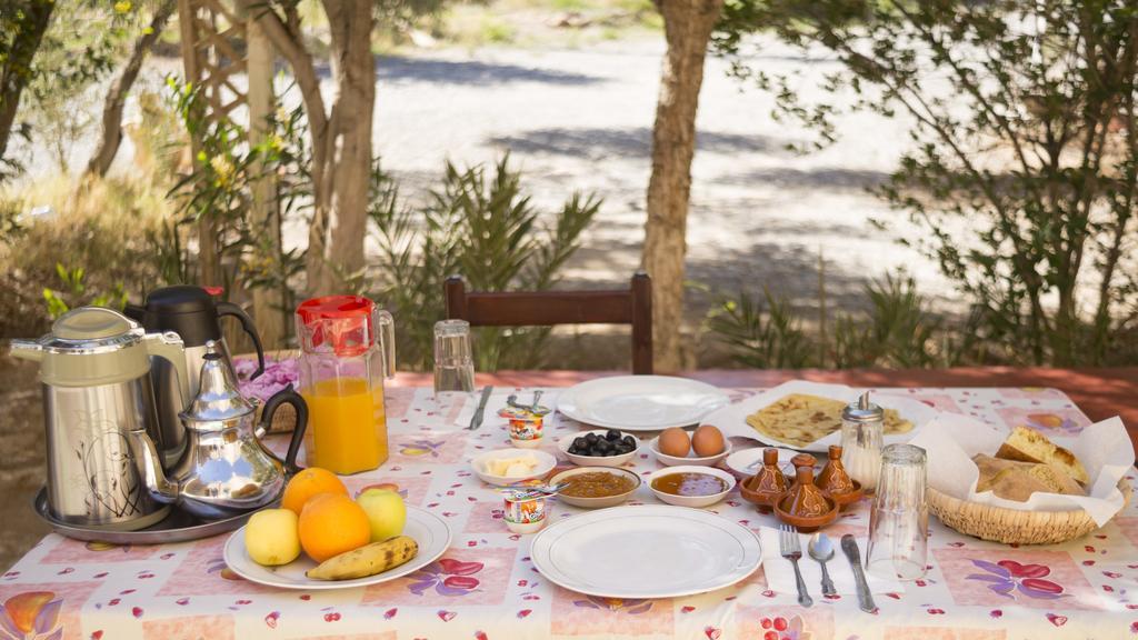 Kasbah Hotel Camping Jurassique Ifri Bagian luar foto